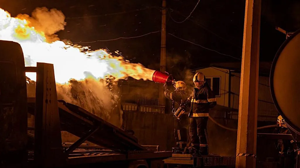 Rusia sulmon Ukrainën ndërsa vazhdojnë bisedimet me ShBA-në për t'i dhënë fund luftës