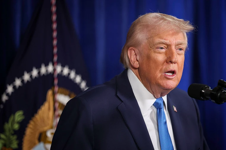 Trump thotë se do të flasë me Musk për rivendosjen e internetit në Iran