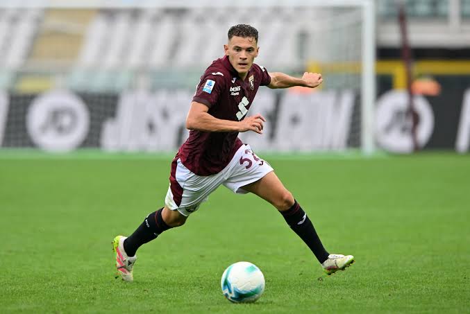 Kristjan Asllani do të ndërrojë skuadër  por mbetet në Serie A