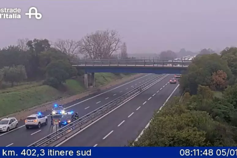 Grabitje si në filma në mes të autostradës në Itali  plaçkitësit kapin 400 mijë euro