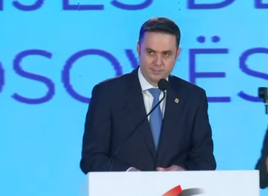 Abdixhiku s’voton për votëbesimin ndaj tij
