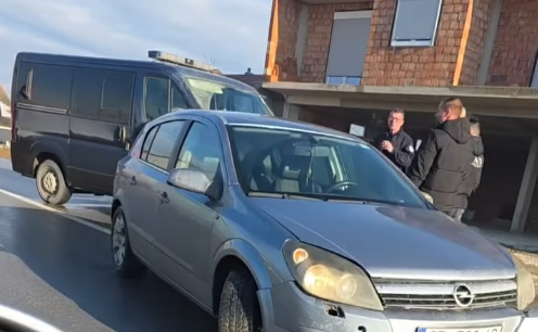 Aksident mes dy veturave në fshatin Lloshkobare të Ferizajt