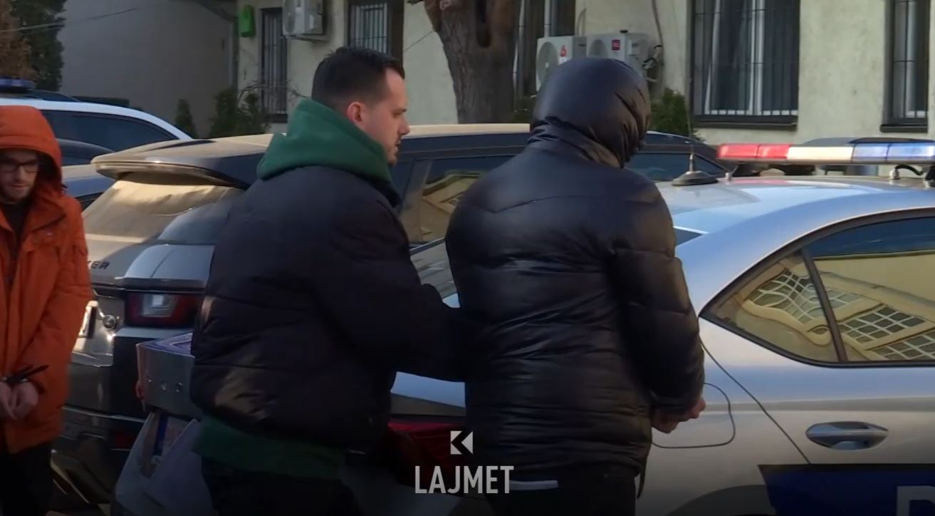 Shkelje e rregullores: KQZ s'i verifikoi numëruesit e votave në komuna (VIDEO)