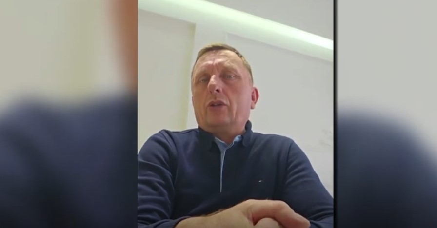 Kushtëzimi i mësimdhënësit  Zgjedh ditarin para ulëses në asamble  VIDEO 