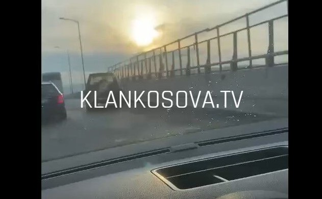 Vetaksident në hyrje të autostradës  Ibrahim Rugova   FOTO 