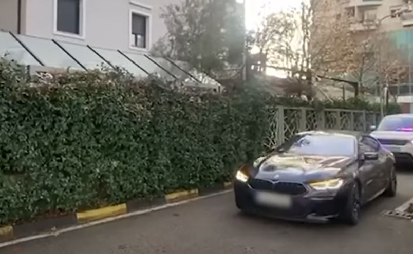 Konfiskohet BMW ja 140 mijë euroshe  Tirana shpall në kërkim kosovarin  VIDEO 