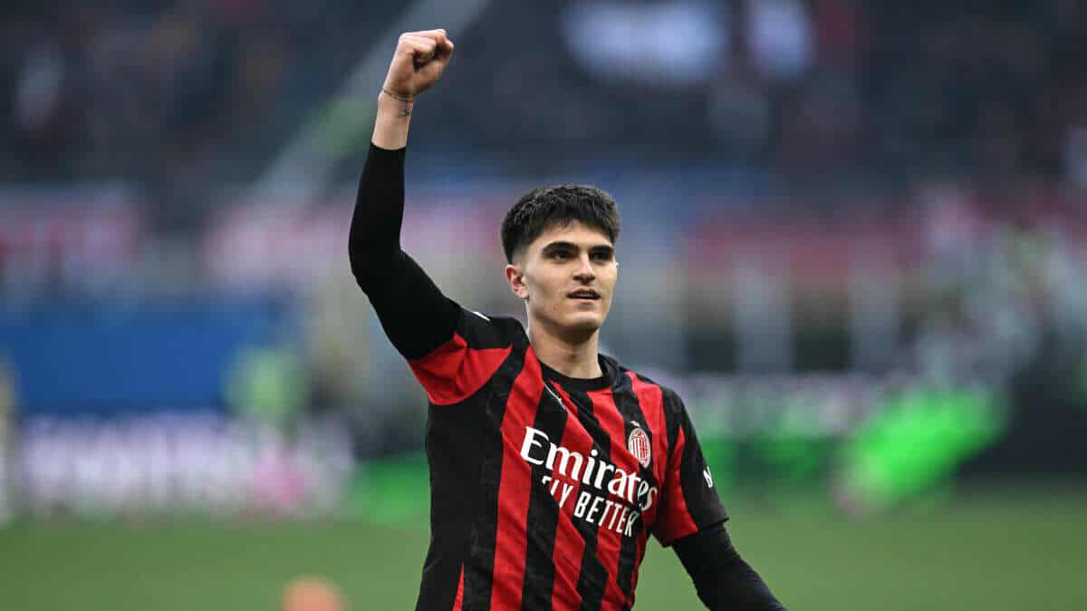 Pas interesimit nga Premier League  Milan me vendim për Bartesaghin