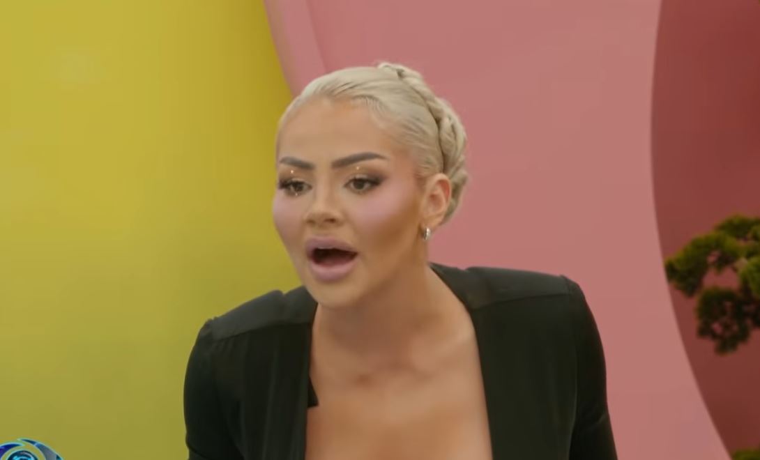  Benita i gjuhet me dy duart    Londrimi flet për relacionin e saj me Klodin  VIDEO 