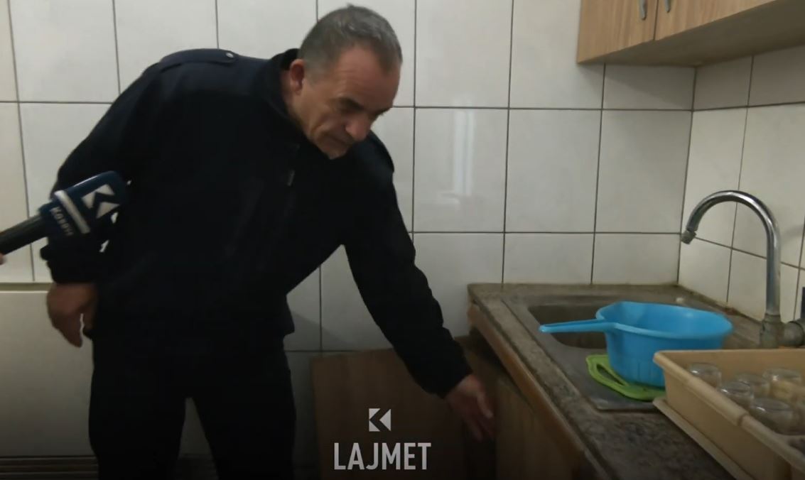 Zjarrfikësit në Ferizaj: Puna në kushte të mjerueshme (VIDEO)