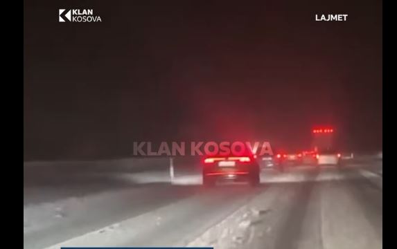 Mërgimtarët po përballen me rrugë të ngrira në Kroaci e Slloveni (VIDEO)