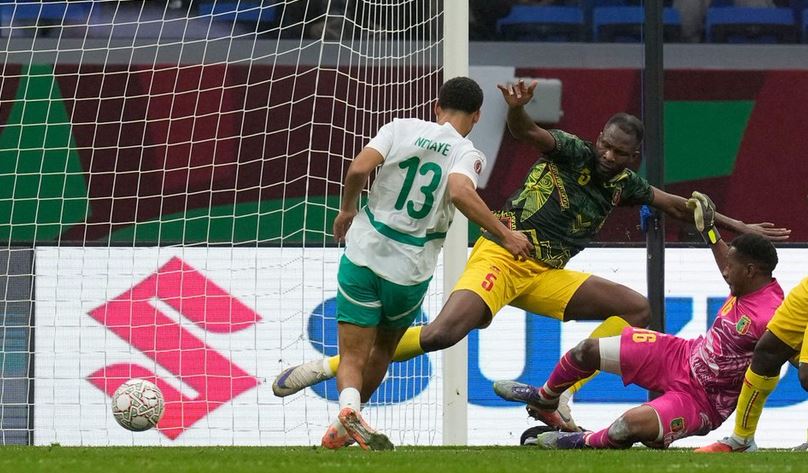 Kupa e Afrikës, Senegali prek gjysmëfinalen