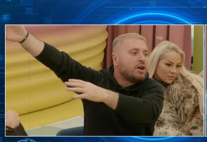  Ta jap biberonin e djalit tim 22 vjeç    Deklarata denigruese e Labit ndaj Elijonës