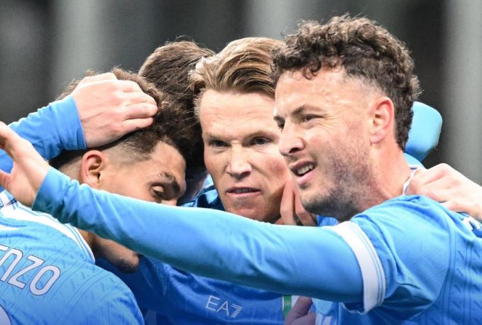 Derbi Inter   Napoli mbyllet baras  gara për titull mbetet e hapur