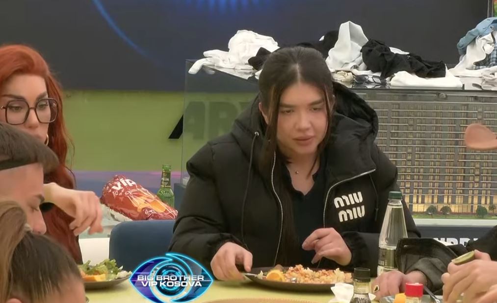 Xhelozia e Albës  S mund të hajë pranë Limit dhe Dolces  VIDEO 