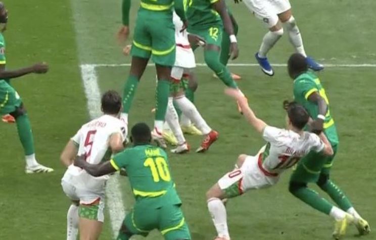 Senegali braktis finalen e Kupës së Afrikës pasi Marokut i akordohet penalti në minutën e fundit