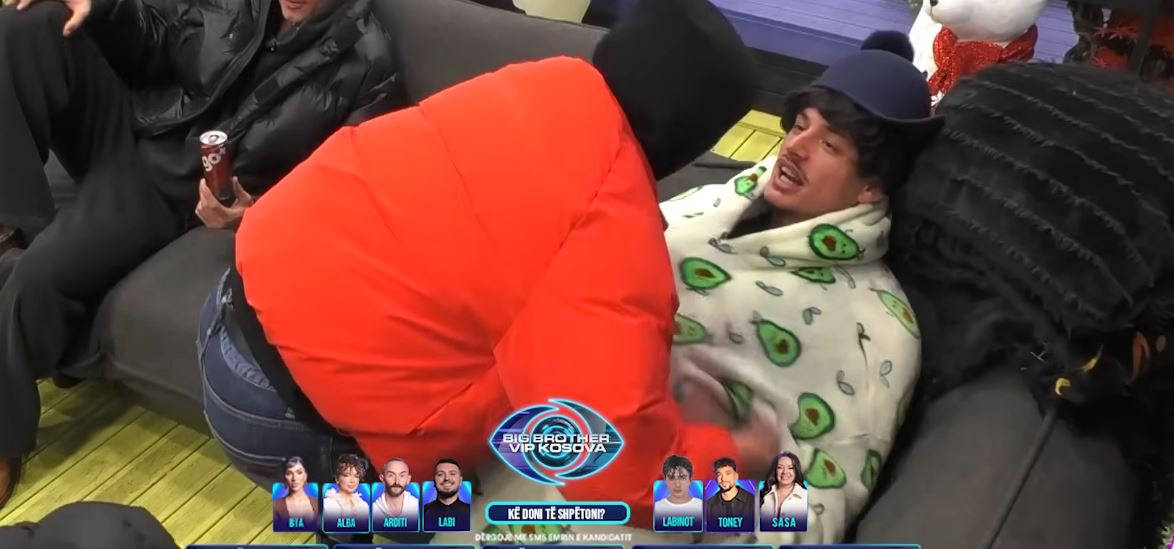 Londrimi i kërkon Fjollës që të mos e prekë me dorë   VIDEO 