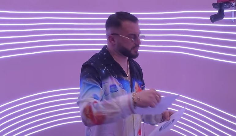 Momenti kur Limi ua merr biletat e fatit banorëve, ja reagimi i tyre! (VIDEO)