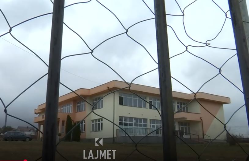 Mungesa e mësimdhënësit: Gjermanishtja në shkollën e Mleqanit, si ke si s’ke (VIDEO)
