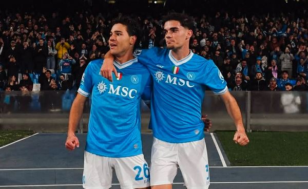 Napoli fitoi, Fiorentina thellohet në krizë