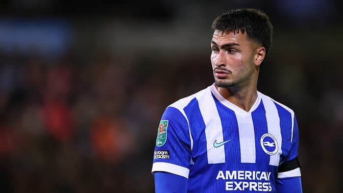 Copolla nga Brighton te Milan