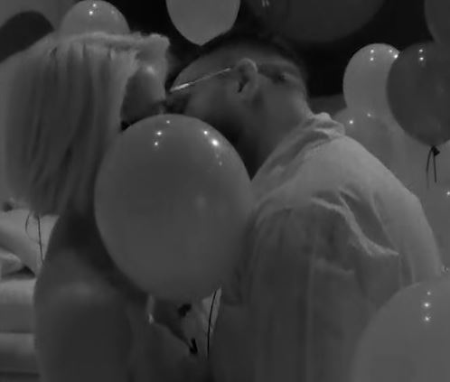 Vjen puthja e parë mes Dolces dhe Limit  VIDEO 