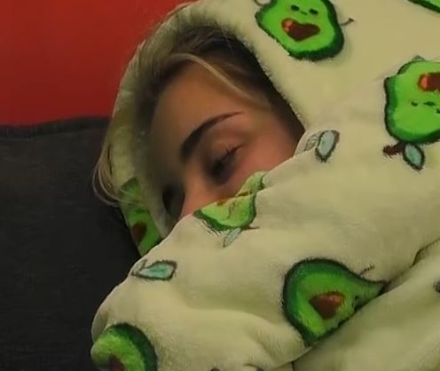 Elijona i kërkon falje Klodit  VIDEO 