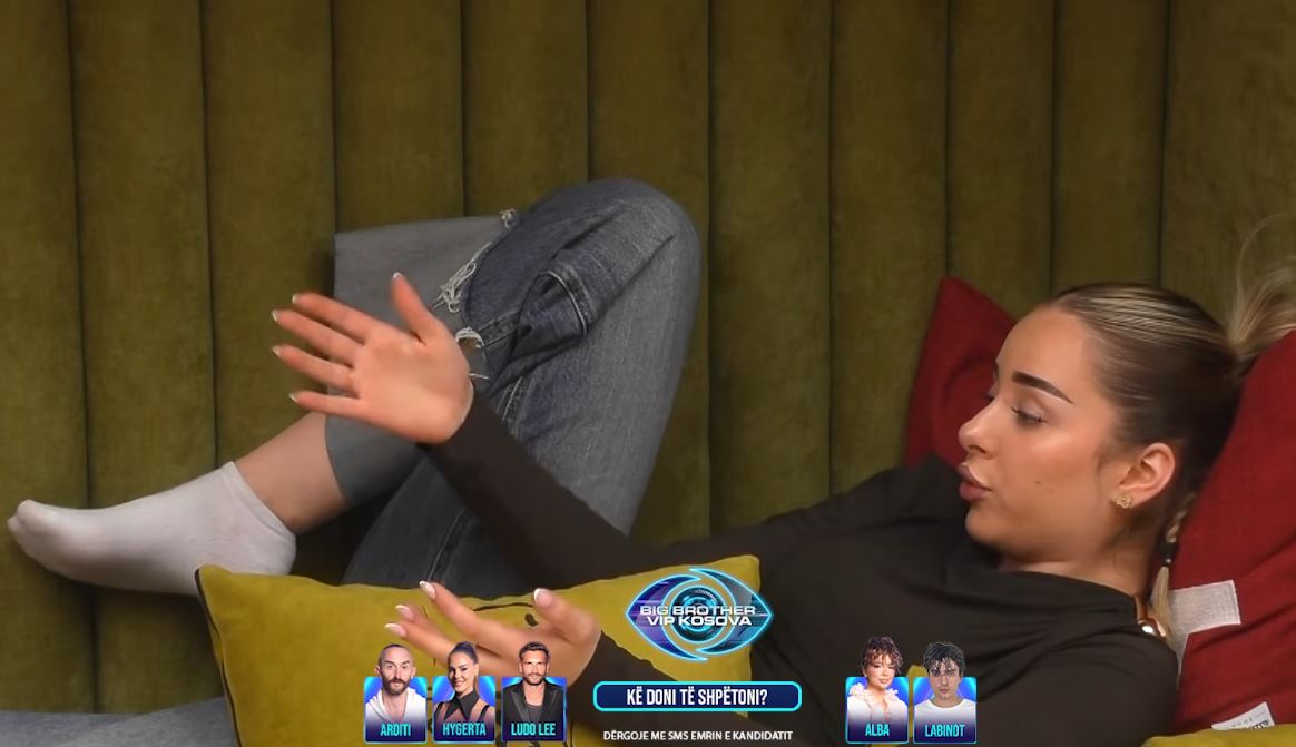  Ka qëndruar afër një djali që më ka pëlqyer   Elijona e acaruar me Benitën për Klodin