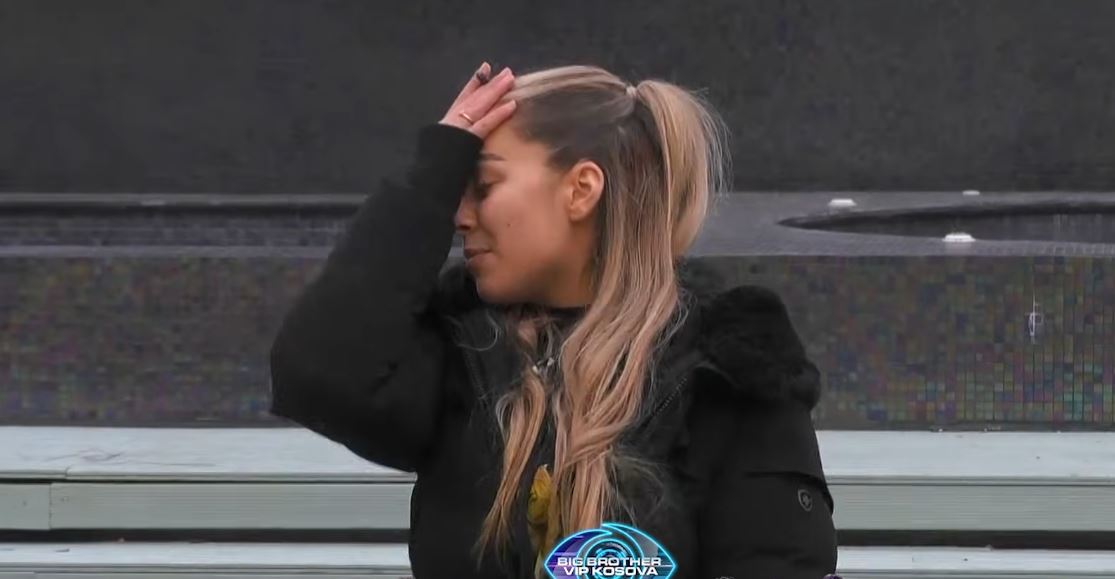  Vet m ke lanë me shku   Elijona ndjen në shpirt këngën e Era Istrefit  VIDEO 