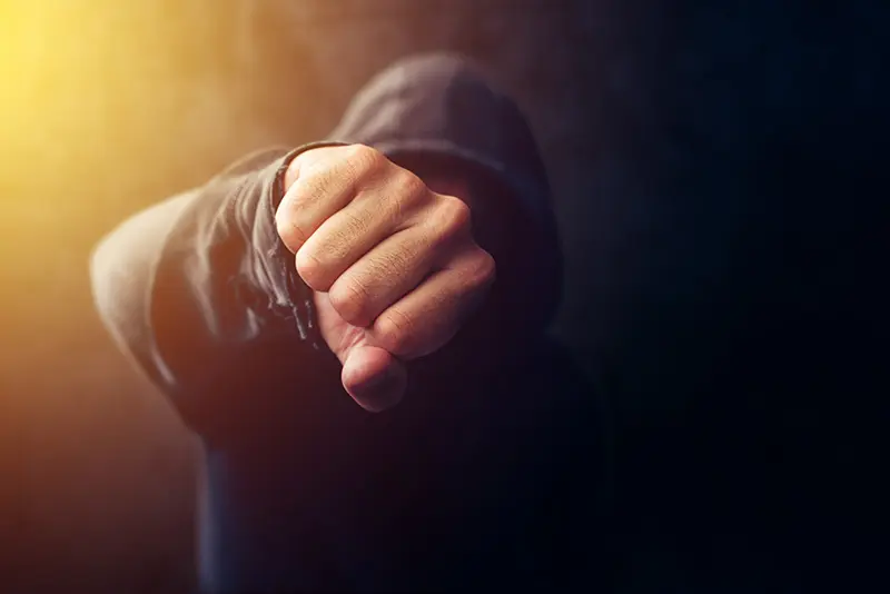E rëndë në Prishtinë, djali rrah babanë