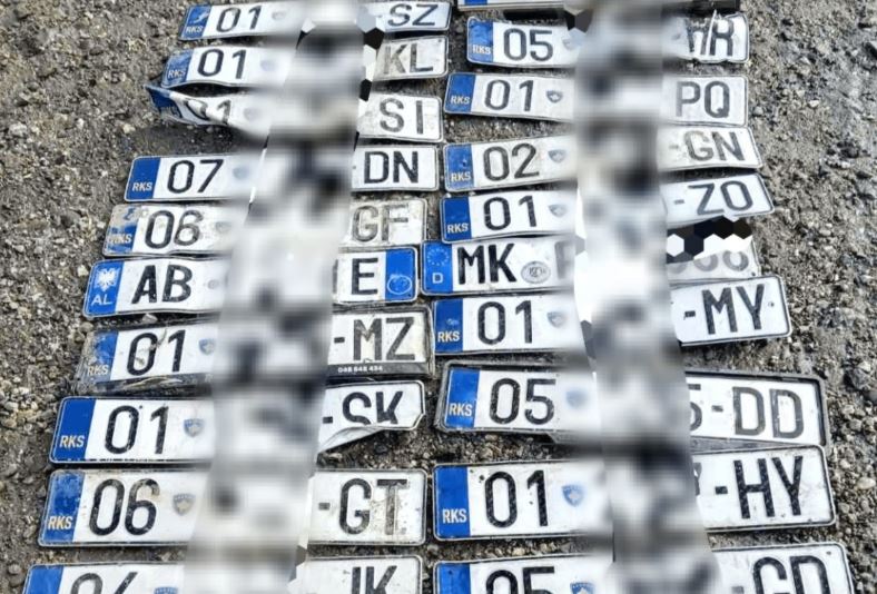 Gjenden tabela automjetesh pas vërshimeve  pronarët mund t i marrin në Graçanicë