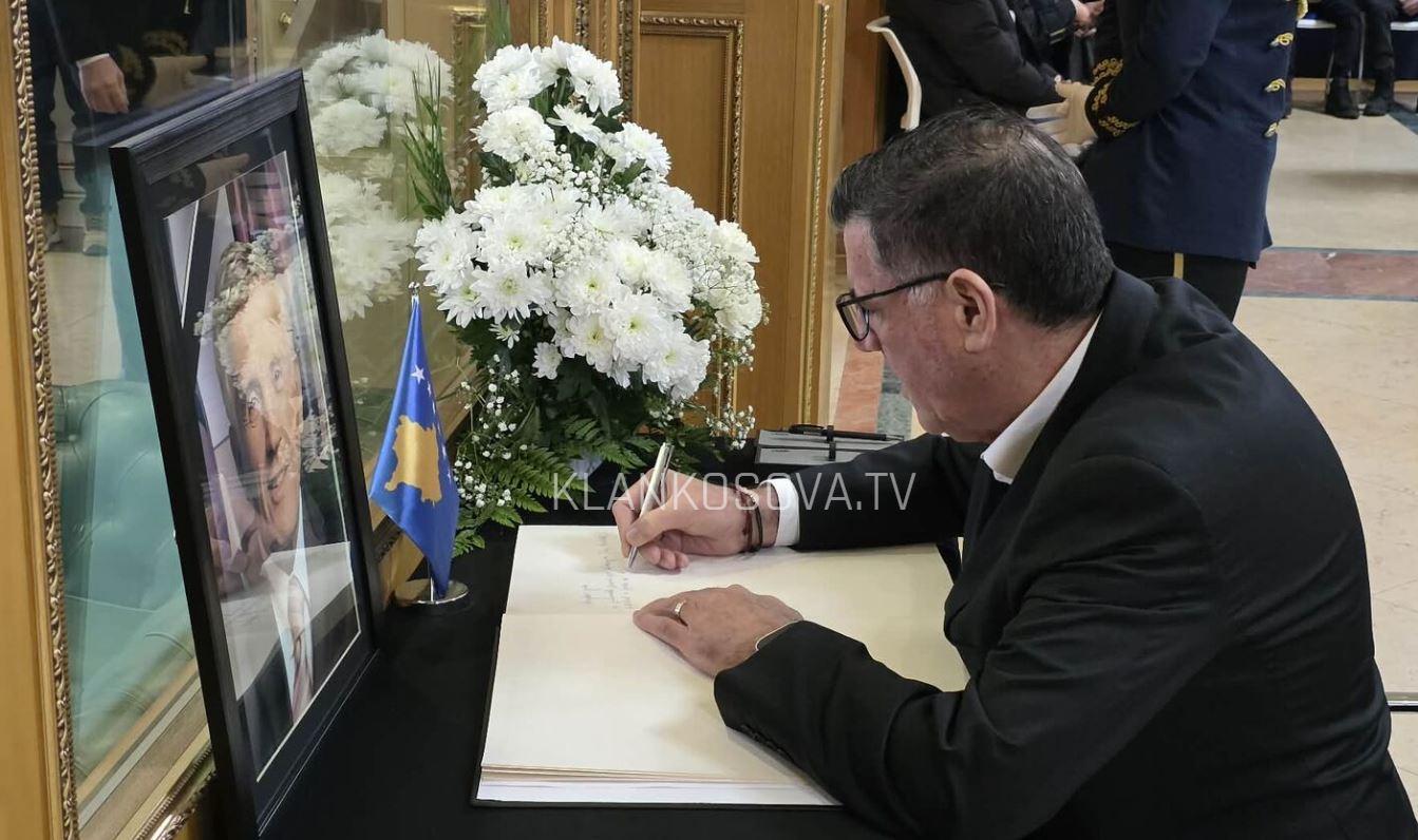 Homazhet për Dacin  Haziri shkruan në  Librin e Zisë 