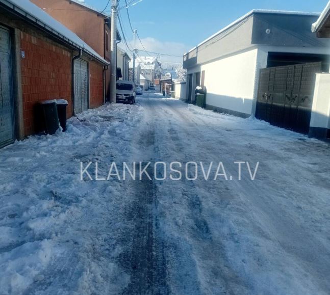 Bëhet akull rruga në Gllamnik të Podujevës  trashësia arrin deri në 10 cm  FOTO 