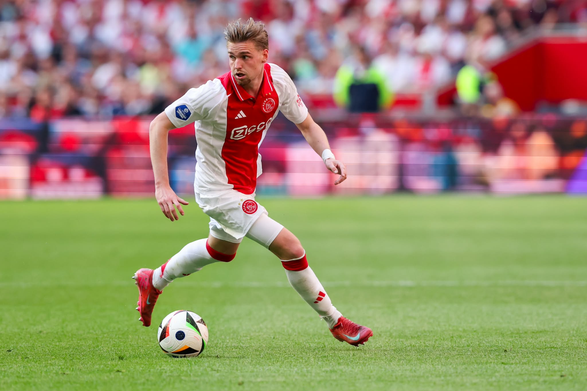 Kenneth Taylor  një hap larg Lazios