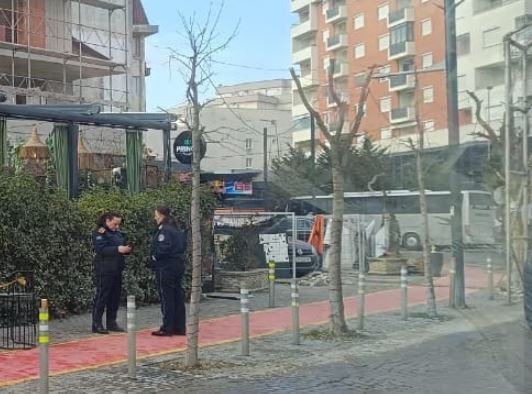 Dyshohet për therje me thikë në Klinë