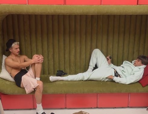 Klodi  Edhe po të isha  single  nuk do të krijoja lidhje brenda shtëpisë  VIDEO 