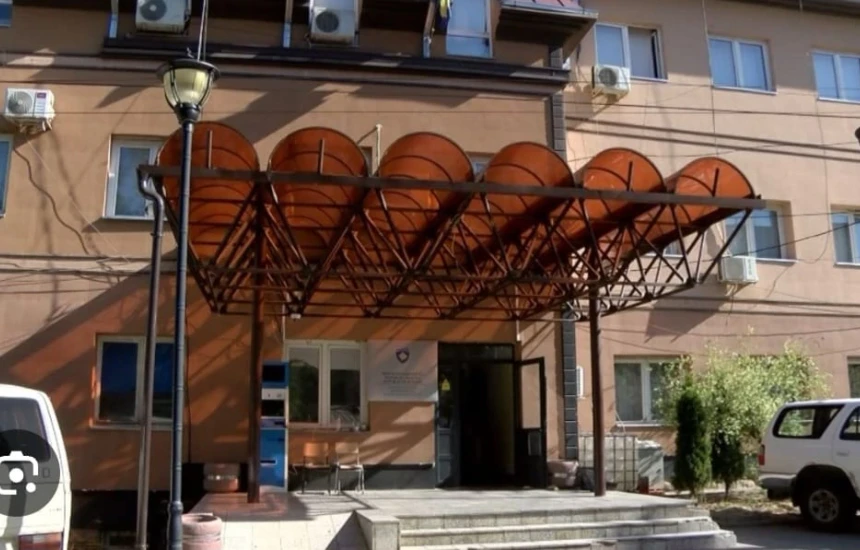 Boshnjaku  Kryetari i ri i Zveçanit nis  pastrimin  e stafit shqiptar nga komuna  VIDEO 