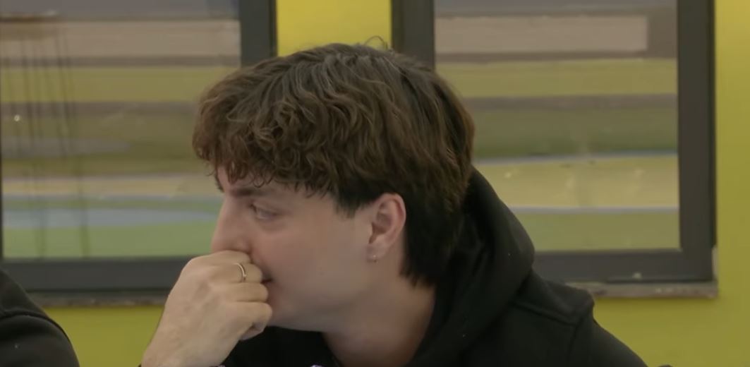 Labinoti i shpreh pëlqim Albës  shihni si reagoi ajo  VIDEO 