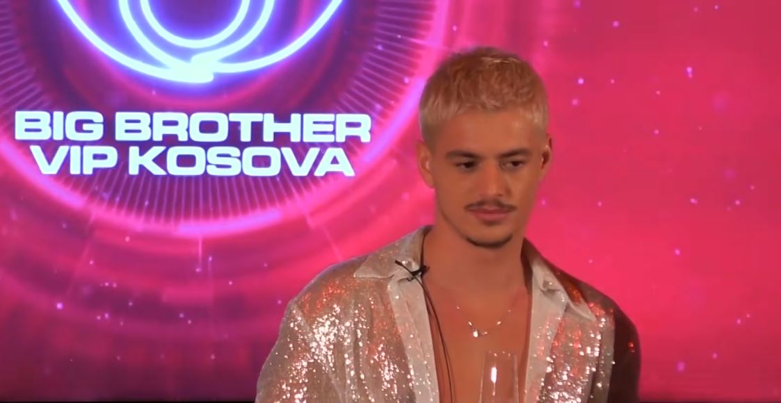 Londrimi mërzitet për familjen pas ndërrimit të motmoteve  S e kam menduar që e festoj larg tyre