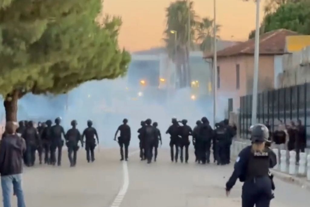 Tifozëve të Romës dhe Fiorentinës u ndalohet ndjekja e ndeshjeve në udhëtim