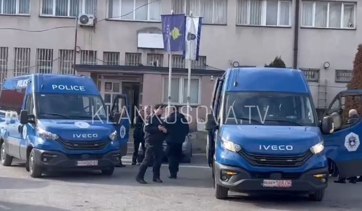Komisionerët e arrestuar dyshohen për falsifikim, kërcënim e ryshfet - 200 policë zhvilluan aksionin