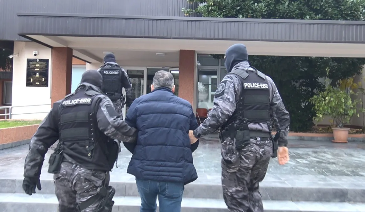 Tronditet Maqedonia  17 persona dyshohet se abuzuan seksualisht me një të mitur  VIDEO 