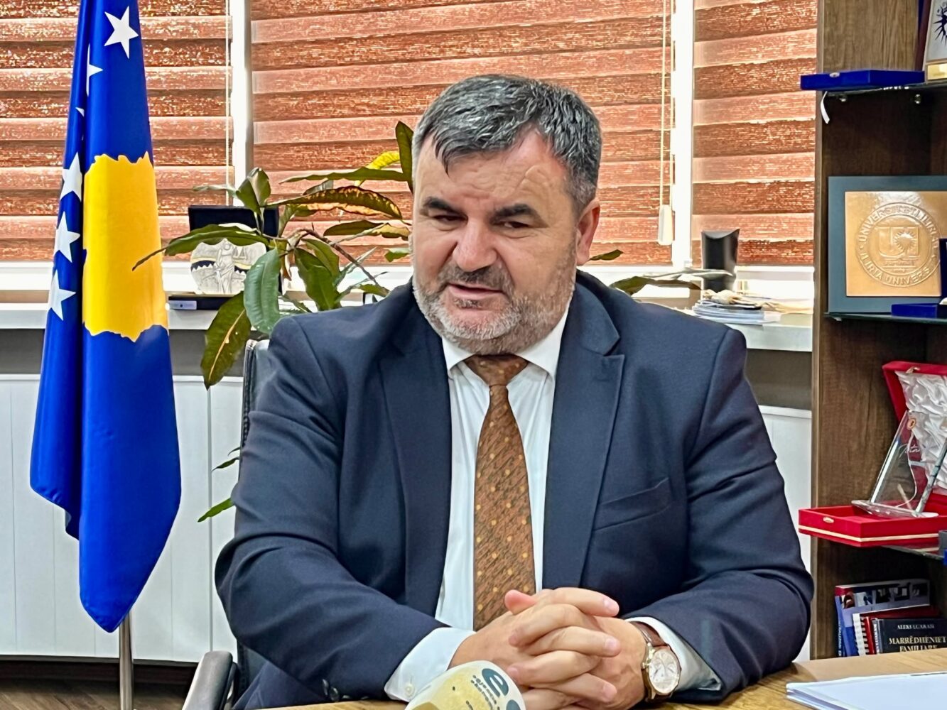 Qelaj: Kriza institucionale dhe dështimi i sigurimeve shëndetësore po rëndojnë jetën e qytetarëve