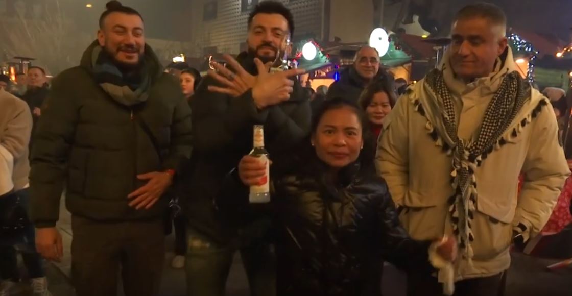 Shumë të huaj, Vitin e Ri e festuan në sheshin e Prishtinës (VIDEO)