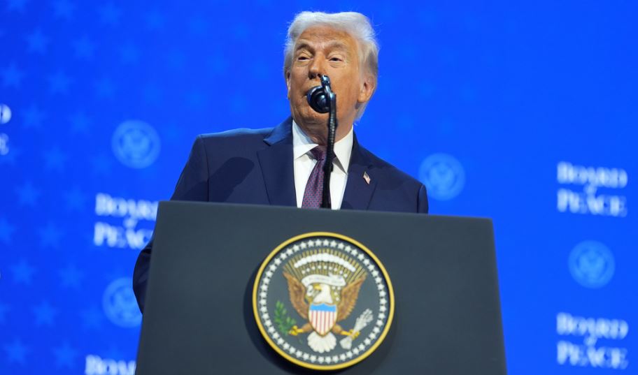 Bordi i Paqes   Trump nis fjalimin  përmend sërish ndaljen e luftërave  mes tyre Kosovë Serbi