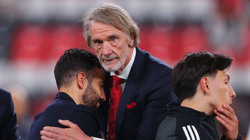 Tre kandidatë për stolin e Manchester United