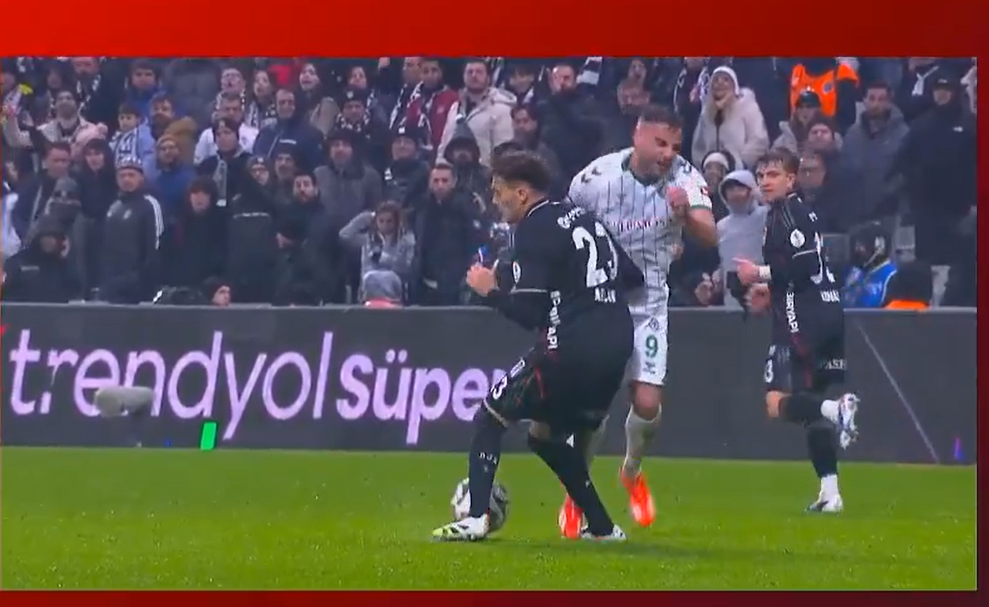 Debutim "tragjik" i Asllanit te Beshiktashi, merr të kuq pas pesë minutash (VIDEO)
