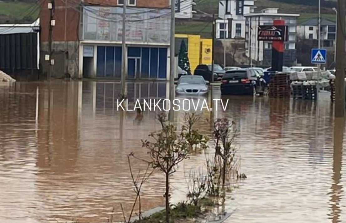 Evakuohen disa familje në Malishevë pas vërshimeve (VIDEO)