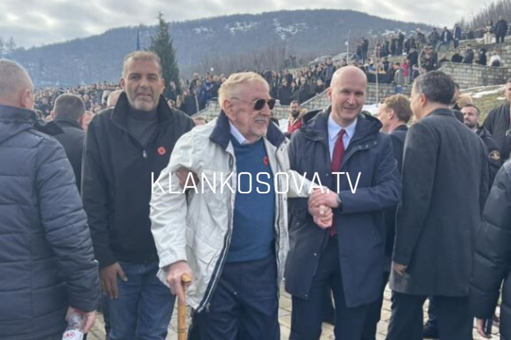 Zëri i Masakrës së Reçakut  William Walker nderon 45 shqiptarët e vrarë  VIDEO 