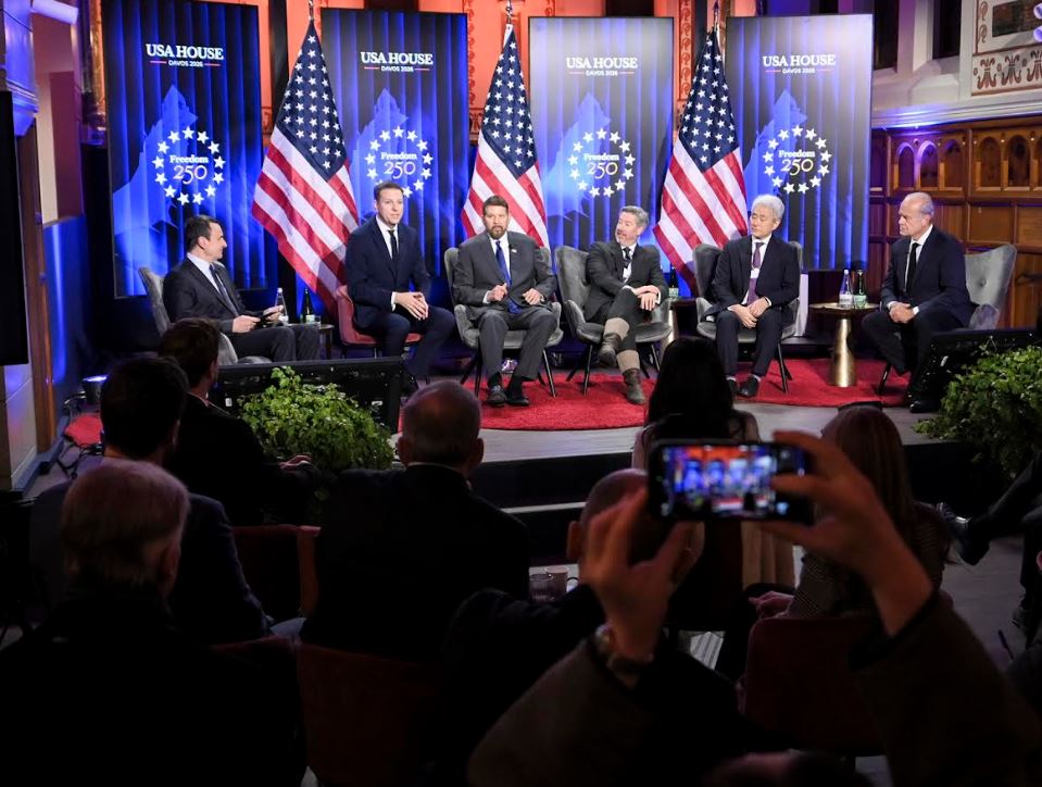 Kurti në Davos  pjesë e panelit në Shtëpinë e SHBA së