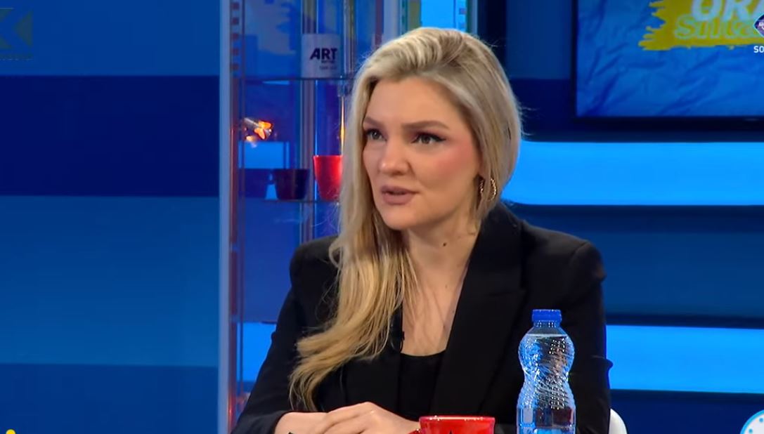 “Klithma”, libri që sjell rrëfimet e fëmijëve të luftës (VIDEO)